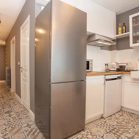 Waterfront With A Stunning View Apartman