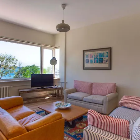 Waterfront With A Stunning View Apartament *