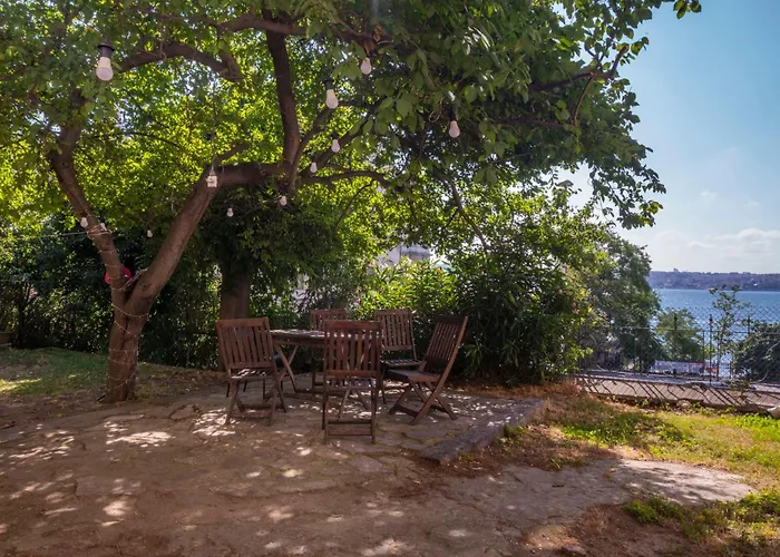 Waterfront With A Stunning View Istanboel