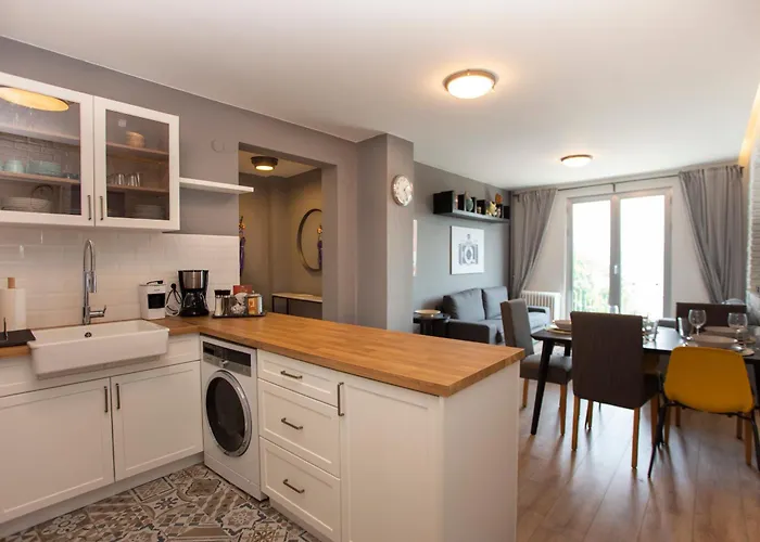 Waterfront With A Stunning View Appartement *