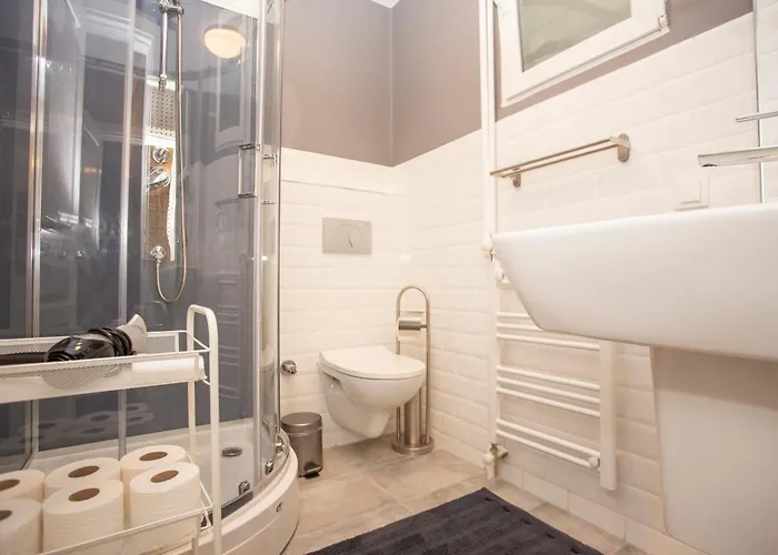 Waterfront With A Stunning View דירה *