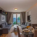 Waterfront With A Stunning View Daire *