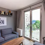 Waterfront With A Stunning View Daire *