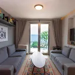 Waterfront With A Stunning View *