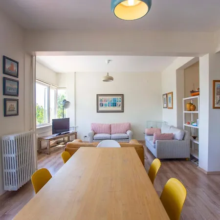 Waterfront With A Stunning View Apartment