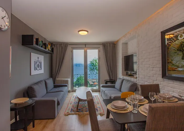 Waterfront With A Stunning View Apartment *