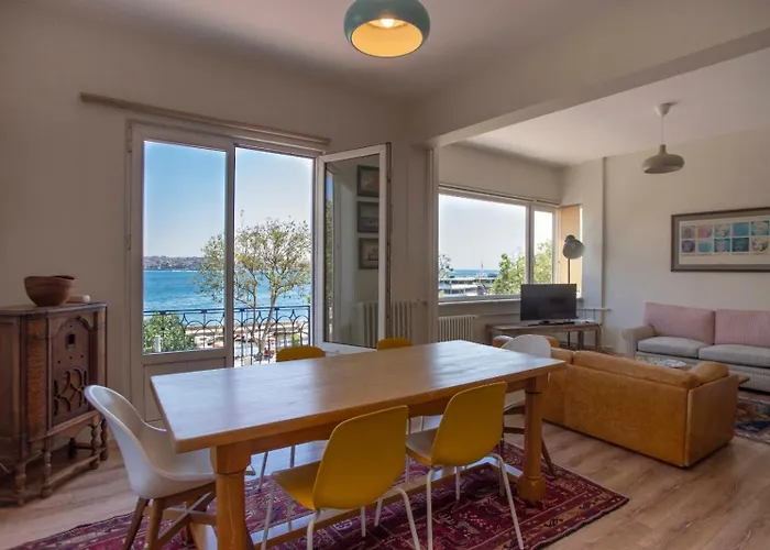 Apartment Waterfront With A Stunning View *