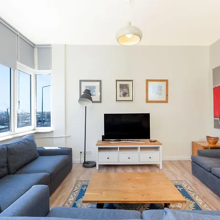 Waterfront With A Stunning View Apartament *